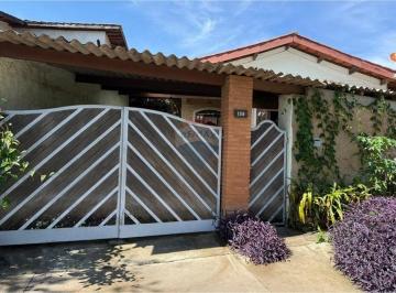 Casa · 172m² · 4 Quartos · 2 Vagas · Casa para alugar em Jardim Dos Pinheiros de 172.00m² com 4 Quartos, 1 Suite e 2 Garagens