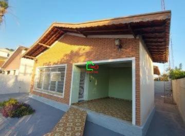 Casa · 280m² · 2 Quartos · 3 Vagas · Casa para venda e aluguel em Centro de 280.00m² com 2 Quartos e 3 Garagens