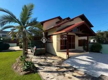 Casa · 300m² · 5 Quartos · 4 Vagas · Auxiliadora Predial aluga, casa com 5 dormitórios, sendo 3 suítes no bairro Ingleses do Rio Vermelho