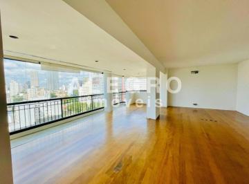 Apartamento de 3 quartos, São Paulo · Apartamento 215m², todo reformado, em rua calma e arborizada, próximo ao Metrô V. Madalena.