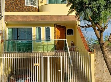 Casa · 171m² · 3 Quartos · 4 Vagas · Sobrado com espaços integrados, iluminado, ventilado e com área verde!