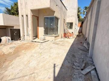 Foto 01 · Casa à venda em Guarapari-ES: Oportunidade única no bairro Santa Mônica com 3 quartos, 1 suíte e 2 v