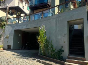 Casa de 3 quartos, Teresópolis · CASA COM 3 QTS , PORTEIRA FECHADA EM TERESÓPOLIS
