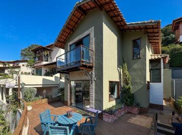Casa de 3 quartos, Teresópolis · CASA COM 3 QTS , PORTEIRA FECHADA EM TERESÓPOLIS