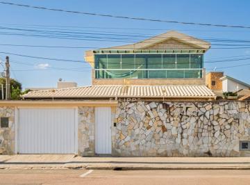 Casa · 228m² · 4 Quartos · 3 Vagas · Casa completa em Alvenaria, Bairro Dehon - Tubarão/SC