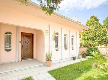 Casa · 163m² · 3 Quartos · 3 Vagas · Casa de Alvenaria no bairro Centro - Tubarão/SC
