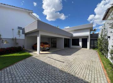 Casa · 265m² · 3 Quartos · 4 Vagas · Casa residencial e comercial à venda no Setor Bandeirantes – Caldas Novas/GO