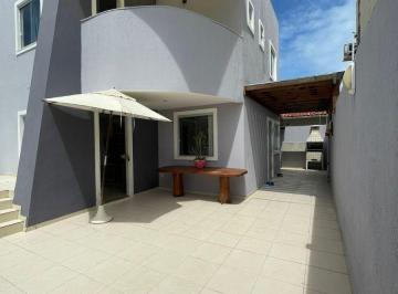 Casa de 4 quartos, Lauro de Freitas · Casa mobiliada com 4/4 a 500m da praia de Ipitanga, Lauro de Freitas-BA