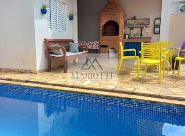 Casa · 209m² · 3 Quartos · 2 Vagas · Casa com piscina à Venda no Jardim Europa – Bragança Paulista