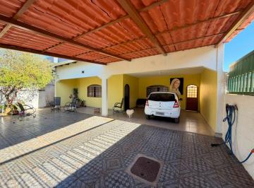 Casa de 3 quartos, Gama · Casa setor sul do gama, 3 quartos com 1 suíte, lote 312m², aceita financiamento