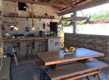 Casa de 3 quartos, Guararema · Sobrado à venda no Centro de Guararema bem localizado recém reformado