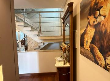 Casa de 4 quartos, Curitiba · Sobrado com 5 quartos