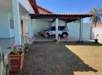 Casa de 4 quartos, Jardim Botânico · 4 QUARTOS, SENDO 1 SUÍTE, VARANDA, ESPAÇO GOUMERT, PISCINA AQUECIDA, ESCRITURADO
