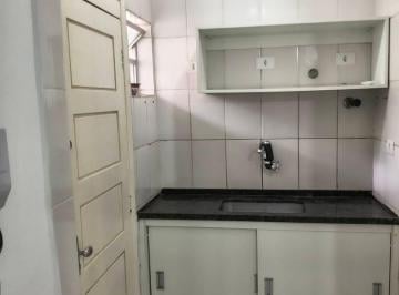 Apartamento · 27m² · Kitchinete - Locação - Vazia - Reformada - Garagem- Ponta da Praia