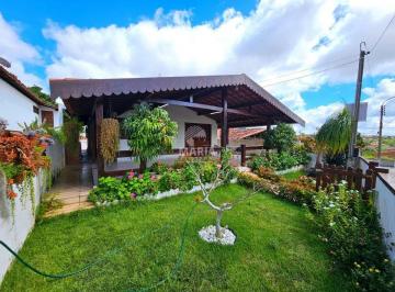 Casa de 3 quartos, Gravatá · Casa fora de condomínio com 03 quartos à venda em Gravatá/PE!