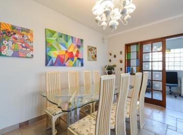 95f1362c-add1-40f3-9a48-59af0356062f · Casa para venda em Jardim da Glória com 4 quartos, sendo 1 suíte, 275m²