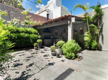 e22e6792-a99e-444e-ae86-eac51e0aa073 · Casa para venda em Jardim Paulistano com 4 quartos, sendo 1 suíte, 300m²