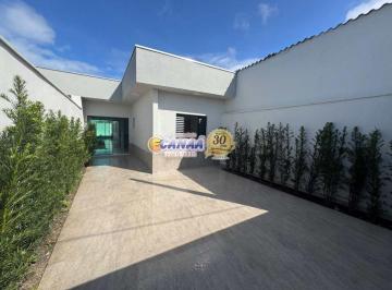 Casa de 3 quartos, Itanhaém · Casa com piscina a venda em Itanhaém-SP - Com lazer completo!