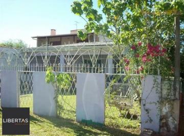 Casa · 185m² · 3 Quartos · 2 Vagas · Casa a venda no bairro Ponta Grossa com 3 quartos / 1 suite / 2 banheiros / 2 va