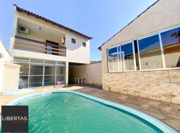 Casa · 220m² · 3 Quartos · 3 Vagas · Casa / 3 Quartos / 1 Suíte / Piscina / Cgurrasqueira / 4 Vagas / Porto Verde / J