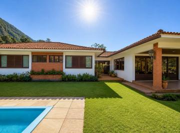 Casa · 267m² · 3 Quartos · 2 Vagas · Casa com 3 quartos no Comary, em Teresópolis