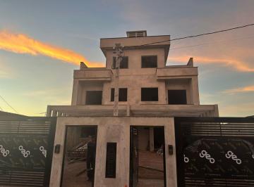 Casa de 3 quartos, Curitiba · Sobrado de 194 m² com 3 quartos à venda em Portão
