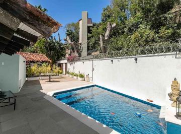Casa de 6 quartos, Rio de Janeiro · A Venda Casa no Joá | Vista Livre | 6 Quartos | 5 Suítes | Condomínio fechado com acesso a Praia