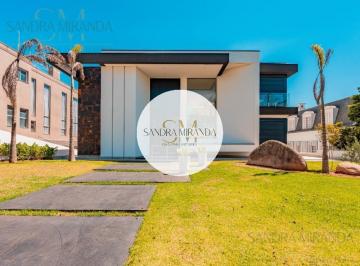 Foto 01 · Casa em condomínio - Residencial Tamboré