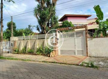 Casa · 150m² · 4 Quartos · 2 Vagas · Caraguatatuba,aceita permuta chácara em sjc!!