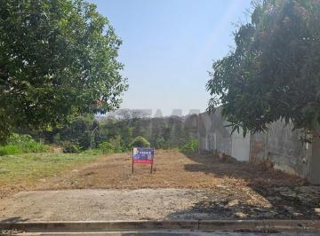 Terreno · 211m² · Vende-se Terreno no Residencial Vitiello, medindo 211 m², pronto para construir