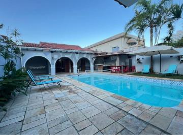 Casa · 200m² · 4 Quartos · 3 Vagas · CASA AMPLA COM 4 DORMITÓRIOS, PISCINA E ÁREA GOURMET A APENAS 200 METROS DA PRAIA