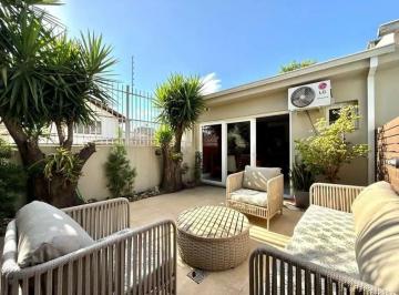 Casa · 209m² · 3 Quartos · 2 Vagas · Casa com Quintal e Espaço Gourmet no Jardim Sabará