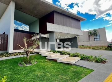 Casa · 449m² · 5 Quartos · 3 Vagas · Lindo sobrado novo com 05 suítes no jardins Itália com 449 m2 de área construída