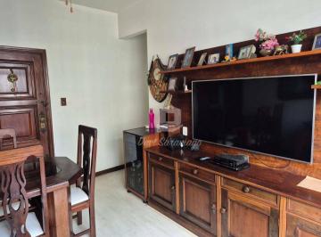 ec5ff5c10c73fa091622682513bdfdcea54b2e33 · Apartamento em Icaraí: 2 Quartos, Dependência e Vaga