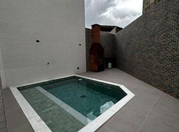 Casa de 3 quartos, Santos · Linda Casa sobreposta térrea, nova, com 3 suítes, piscina e churrasqueira !