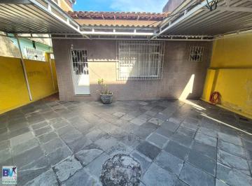 Casa · 225m² · 3 Quartos · 2 Vagas · Casa à venda - em Vista Alegre