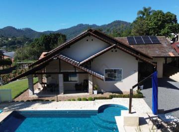 Casa · 297m² · 4 Quartos · Casa à venda - no Centro