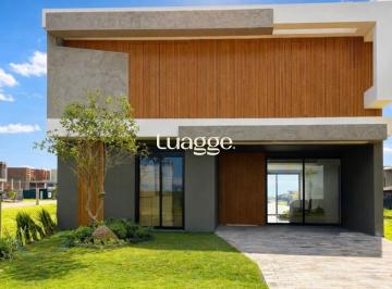 Casa · 260m² · 5 Quartos · 2 Vagas · Viva a Experiência do Alto Padrão Pronto para Morar: Casa Contemporânea com 5 Su
