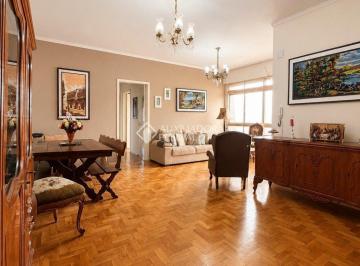 Apartamento · 107m² · 3 Quartos · 1 Vaga · Apartamento amplo de 3 dormitórios, de frente, com vaga coberta e excelente localização