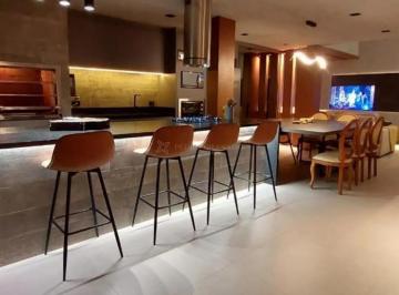 Casa · 300m² · 3 Quartos · 2 Vagas · Casa/Sobrado Casa em Maringá