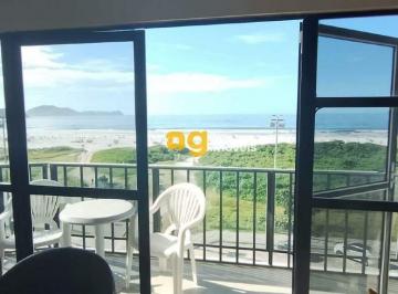 Apartamento · 140m² · 3 Quartos · 2 Vagas · Apartamento Frente Mar na Praia do Forte com 3 quartos 