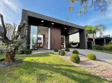 Casa · 184m² · 4 Quartos · 2 Vagas · Casa em Condomínio fechado em Xangri Lá