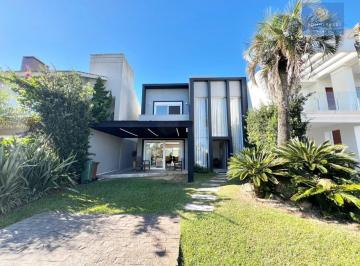 Casa · 141m² · 3 Quartos · 2 Vagas · Casa em Condomínio fechado em Xangri Lá