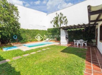Casa · 300m² · 4 Quartos · 3 Vagas · Belíssima casa com 04 dormitórios, sendo 1 suíte no bairro Chácara das Pedras.
