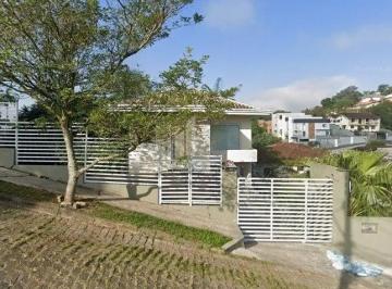 Casa · 3 Quartos · 2 Vagas · Sobrado à venda em Joinville/SC