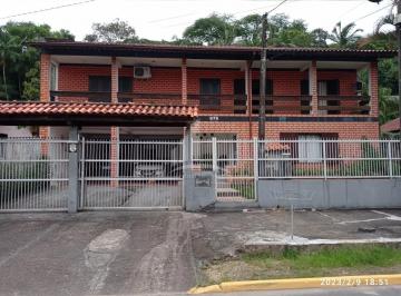 Casa · 5 Quartos · 4 Vagas · Casa à venda em Joinville/SC