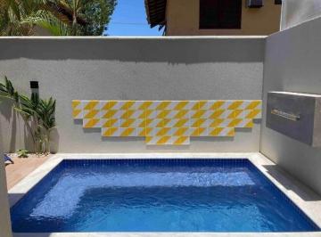 Casa · 120m² · 3 Quartos · 2 Vagas · Casa com Piscina Privativa e 3 Suites a 300m da Praia de Camburi