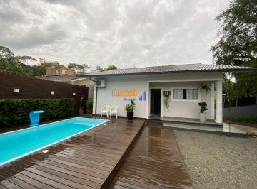 wrv2sgp1x1so349tw7y3ev3dk2isrqwrgok238p5ok42ytcxzwqzmte4odm0_md · Casa à Venda no Centro de Águas Mornas SC com Piscina e Suíte