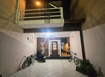 1.jpeg · Sobrado à venda,200m²,4 dormitórios,sendo 1 suíte master c/ banheira hidromassagem,e ar-condicionado