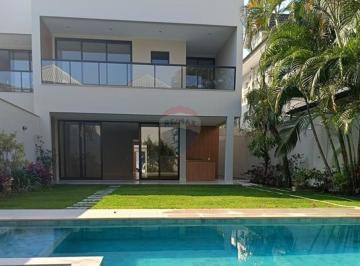 Casa · 298m² · 4 Quartos · 2 Vagas · Casa de Condomínio para alugar em Barra Da Tijuca de 298.00m² com 4 Quartos, 4 Suites e 2 Garagens